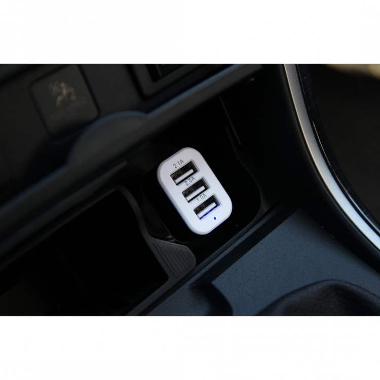 Amio - Φορτιστής Αυτοκινήτου USB Triple τάση λειτουργίας 12-24V απόδοσης 5.1A για Επιβατικά Αυτοκίνητα και Φορτηγά - 1 τεμ. (01027/AM) Amio - Φορτιστής Αυτοκινήτου USB Triple τάση λειτουργίας 12-24V απόδοσης 5.1A για Επιβατικά Αυτοκίνητα και Φορτηγά - 1 τεμ. (01027/AM)