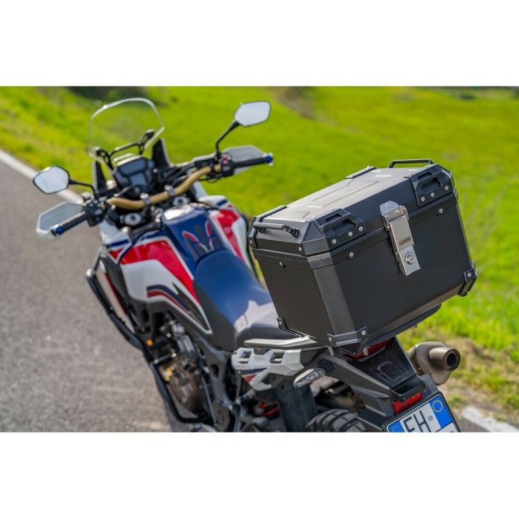 Lampa – Βαλιτσάκι Μοτοσυκλέτας T-Box 45L Μαύρο για Μεγαλύτερη Χωρητικότητα και Ασφαλή Μεταφορά Εξοπλισμού με Σύστημα Γρήγορης Απελευθέρωσης – 1 Τεμ. (9166.7-LM) Lampa – Βαλιτσάκι Μοτοσυκλέτας T-Box 45L Μαύρο για Μεγαλύτερη Χωρητικότητα και Ασφαλή Μεταφορά Εξοπλισμού με Σύστημα Γρήγορης Απελευθέρωσης – 1 Τεμ. (9166.7-LM)