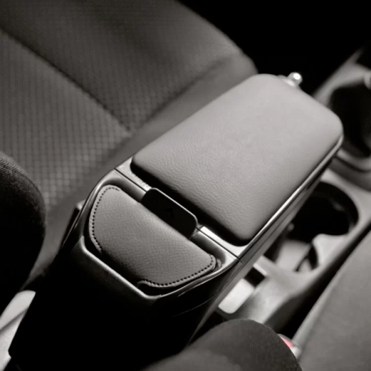 ΤΕΜΠΕΛΗΣ ΑΥΤΟΚΙΝΗΤΟΥ ARMSTER 2 ΜΑΥΡΟΣ ΜΕ ΤΣΕΠΗ ΓΙΑ FORD FOCUS 2018+ (USB/AUX ΕΠΕΚΤΑΣΗ ΚΑΛΩΔΙΟΥ) RATI - 1 τεμ. ΤΕΜΠΕΛΗΣ ΑΥΤΟΚΙΝΗΤΟΥ ARMSTER 2 ΜΑΥΡΟΣ ΜΕ ΤΣΕΠΗ ΓΙΑ FORD FOCUS 2018+ (USB/AUX ΕΠΕΚΤΑΣΗ ΚΑΛΩΔΙΟΥ) RATI - 1 τεμ.