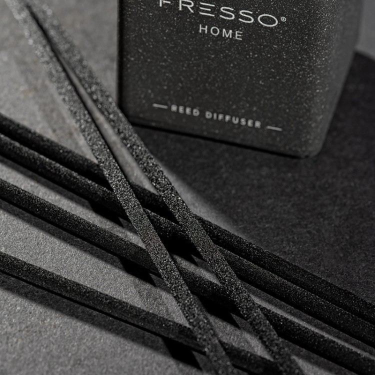 Fresso - Αρωματικό Χώρου με Στικ Molise 100 ml Premium Home Reed Diffuser με FlowScent, Μαύρο Γυάλινο Μπουκάλι και Μαύρα Στικ από Fiberglass - 1 Τεμ. (390020/FRE) Fresso - Αρωματικό Χώρου με Στικ Molise 100 ml Premium Home Reed Diffuser με FlowScent, Μαύρο Γυάλινο Μπουκάλι και Μαύρα Στικ από Fiberglass - 1 Τεμ. (390020/FRE)