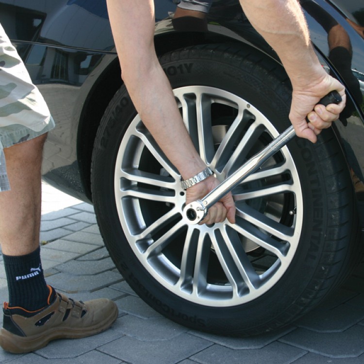 ΜΠΟΥΛΟΝΟΚΛΕΙΔΟ/ΔΥΝΑΜΟΜΕΤΡΟ TORQUE ΣΕ ΠΛΑΣΤΙΚΗ ΚΑΣΕΤΙΝΑ (17-19-21mm) ΜΠΟΥΛΟΝΟΚΛΕΙΔΟ/ΔΥΝΑΜΟΜΕΤΡΟ TORQUE ΣΕ ΠΛΑΣΤΙΚΗ ΚΑΣΕΤΙΝΑ (17-19-21mm)